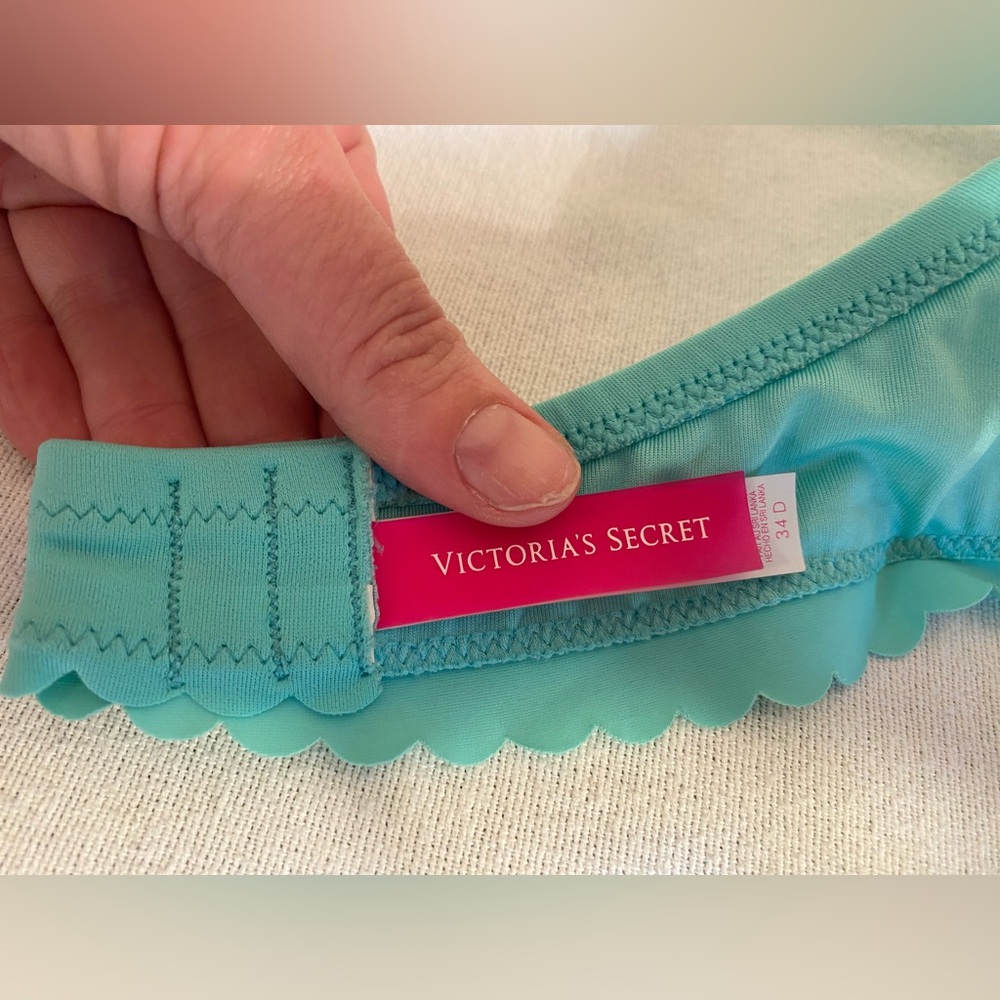 Victoria’s Secret halter bikini top size 34D - Picture 6 of 14